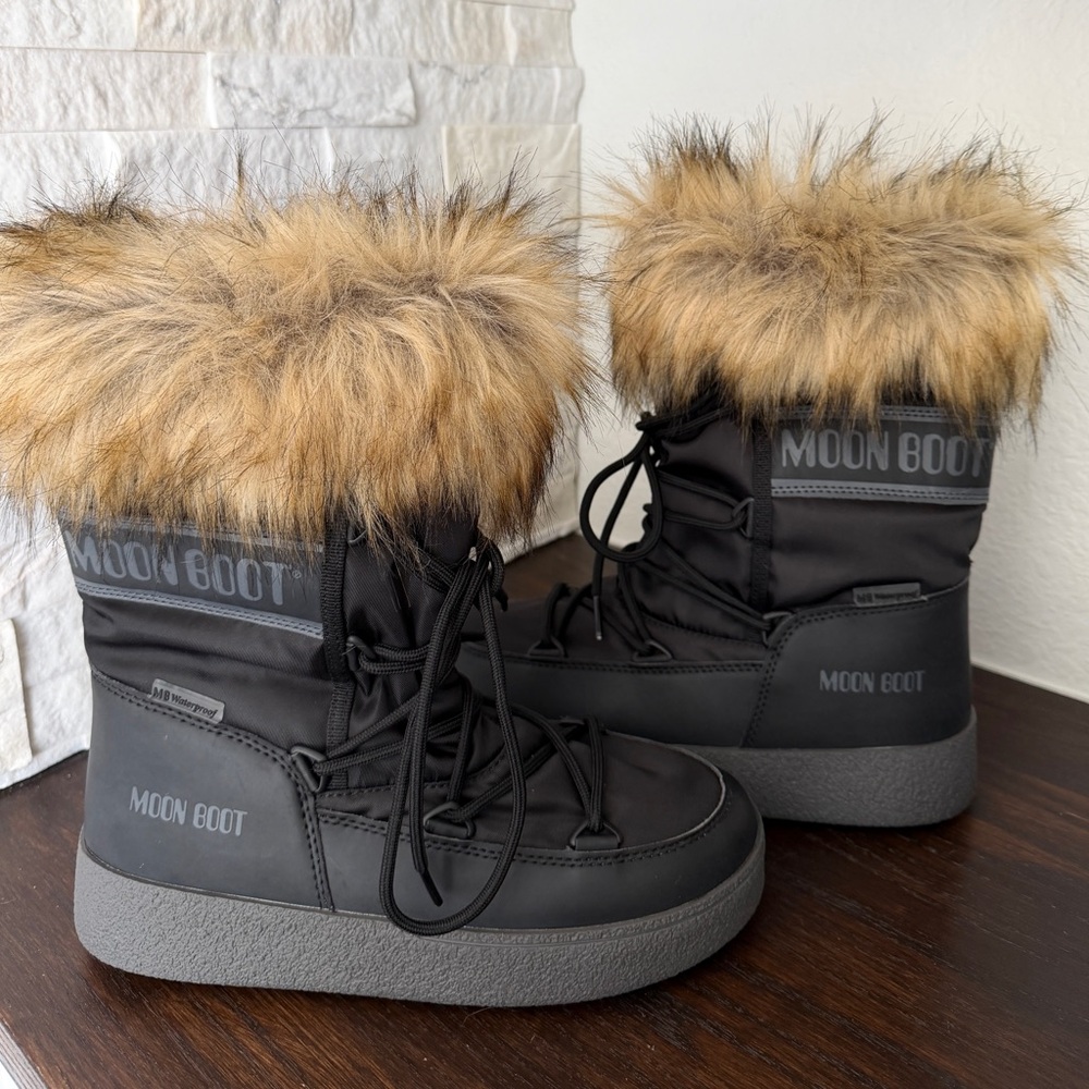Moon Boot Black Faux Fur Trim Lace-Up Winter Boots
